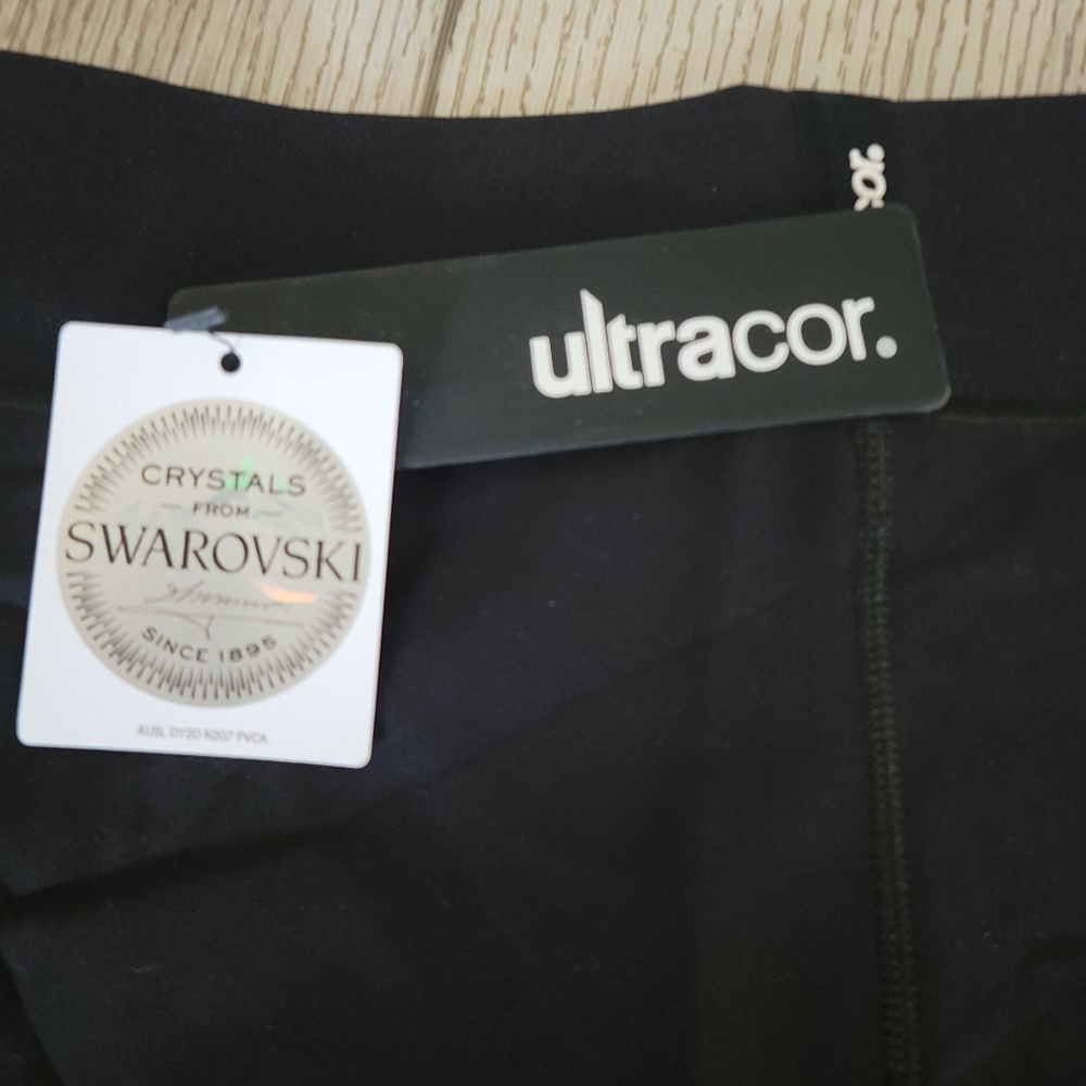 Ultracor Crystals from Swarovski Short - Picture 6 of 7